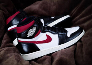 Giày Nike Air Jordan 1 Retro High 'Black Gym Red' - Ảnh 4
